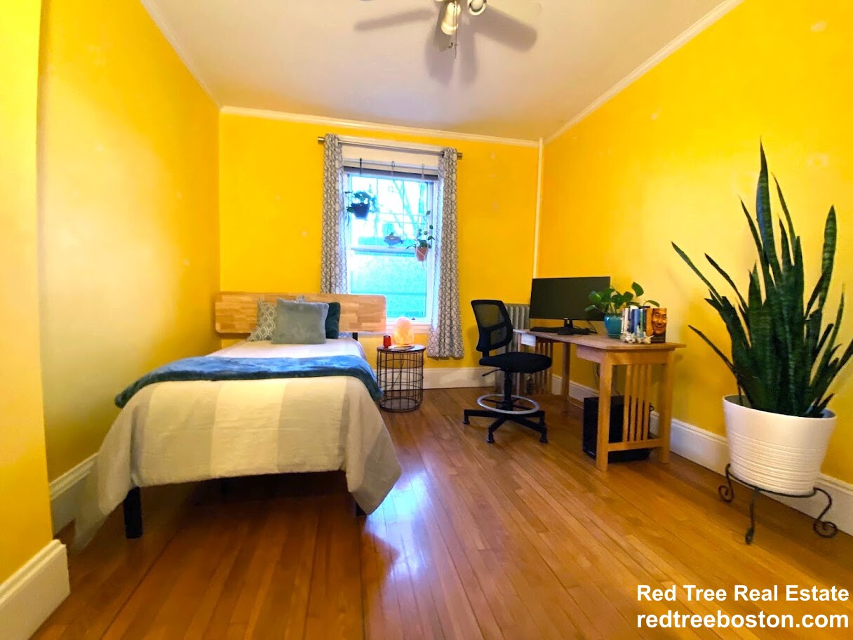 143 Longwood Ave, Longwood