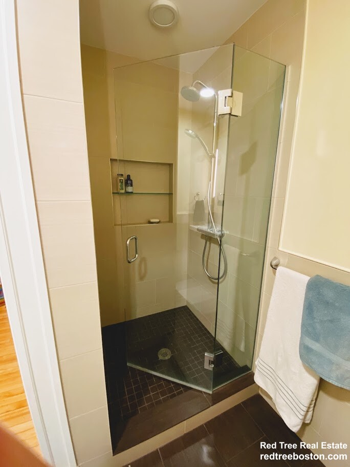 143 Longwood Ave, Longwood