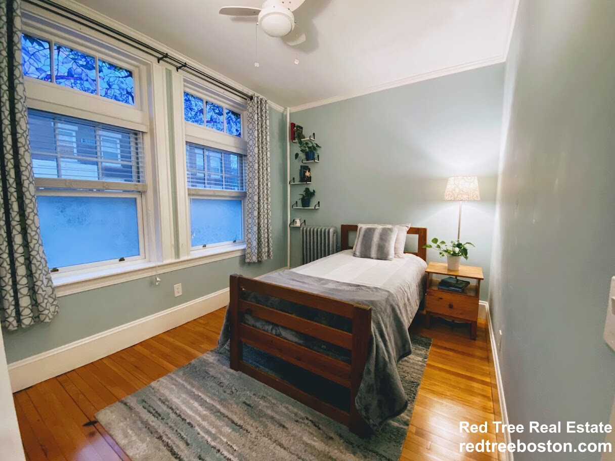 143 Longwood Ave, Longwood