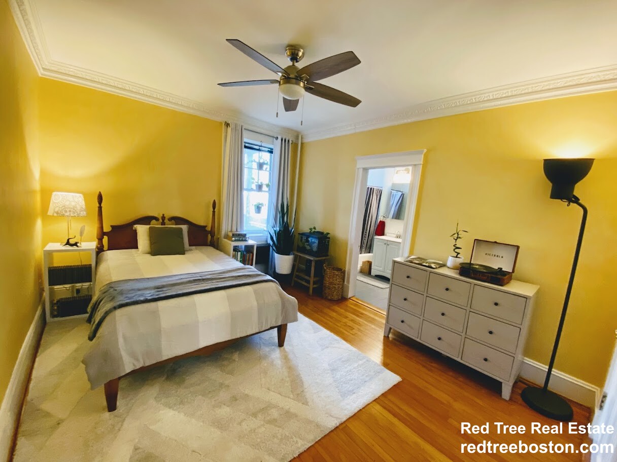 143 Longwood Ave, Longwood