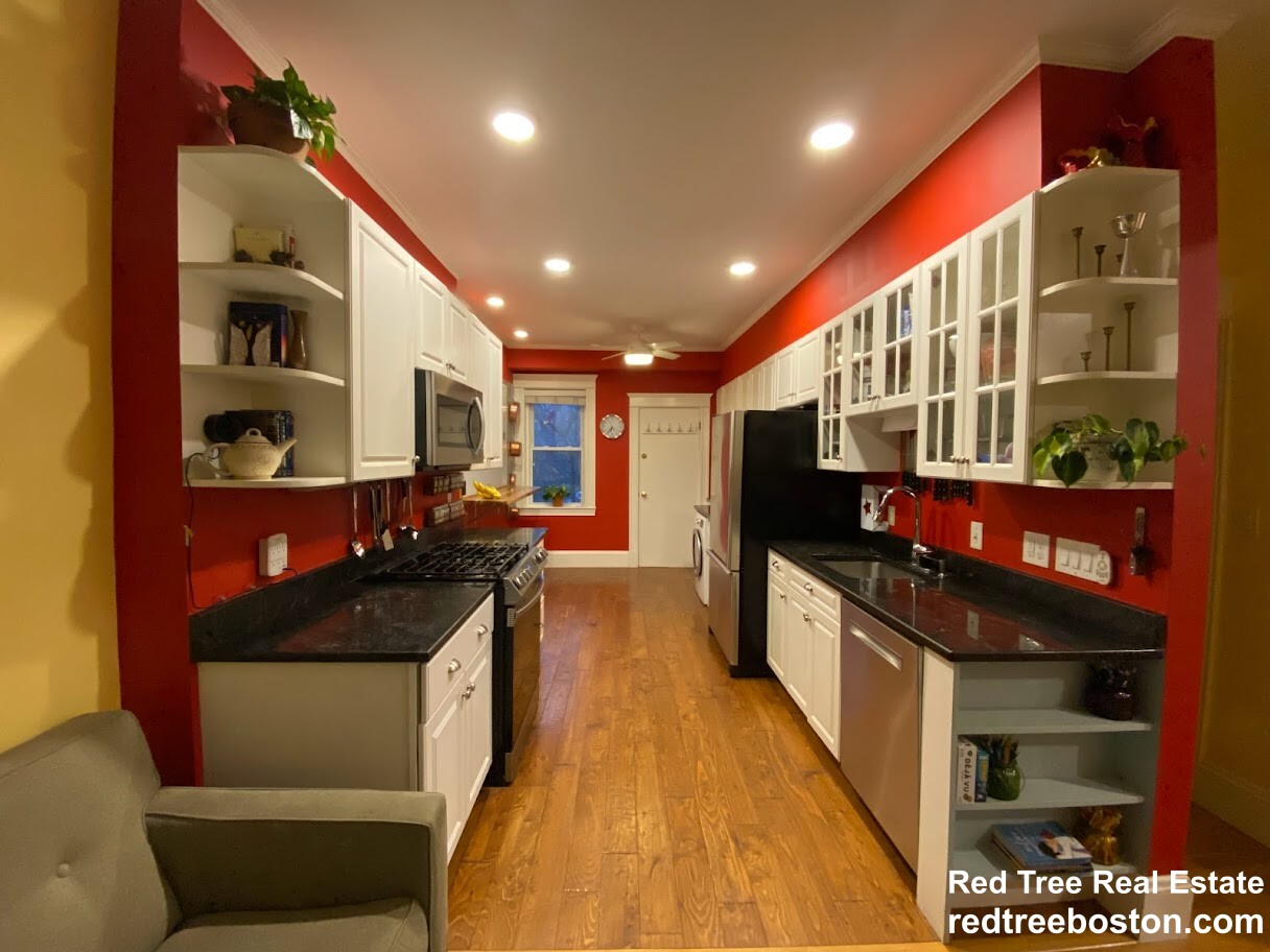 143 Longwood Ave, Longwood