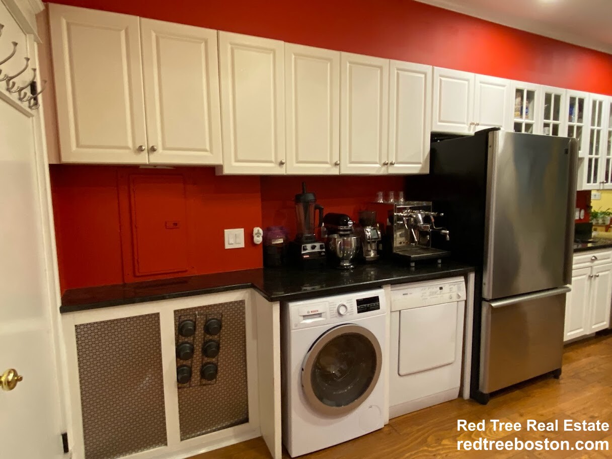 143 Longwood Ave, Longwood