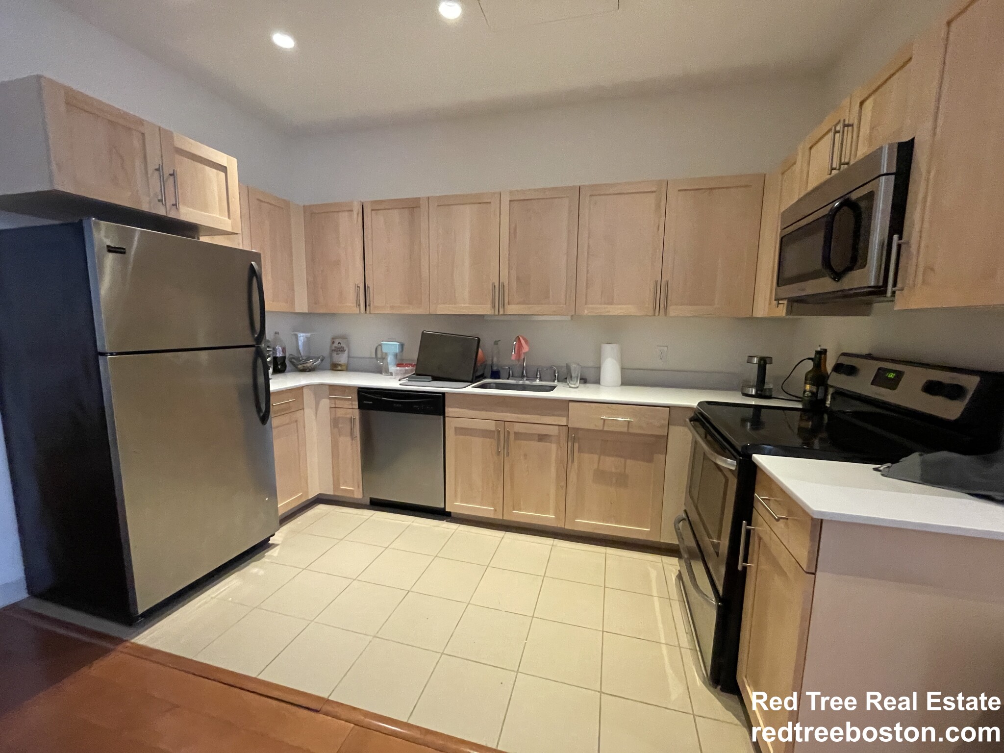 407 Washington St, Oak Square