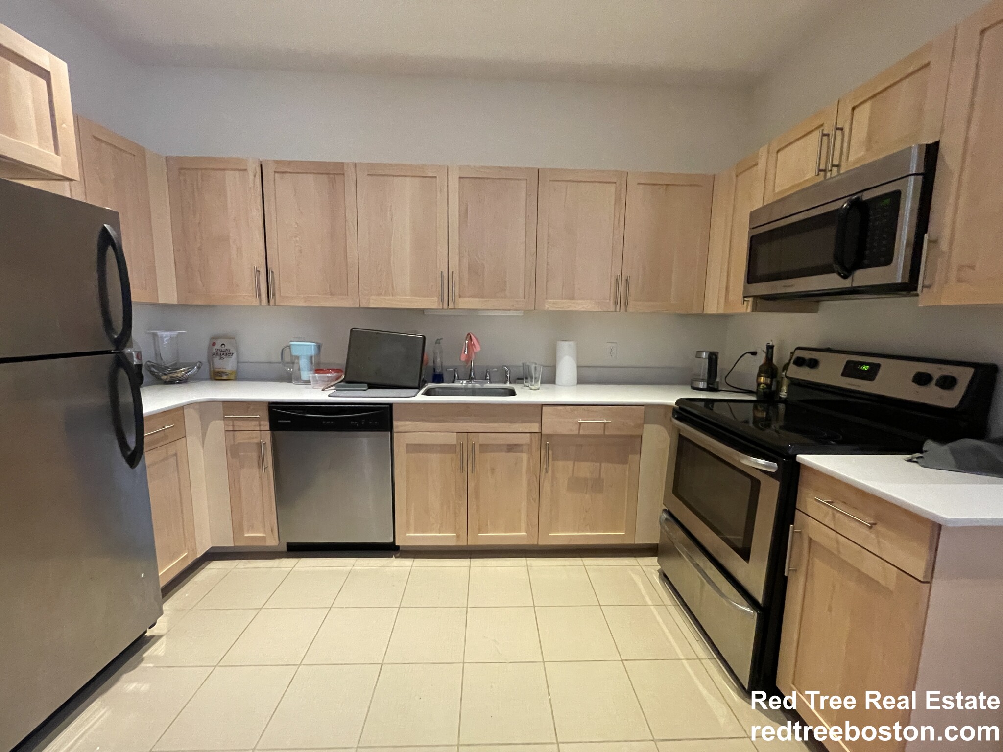 407 Washington St, Oak Square