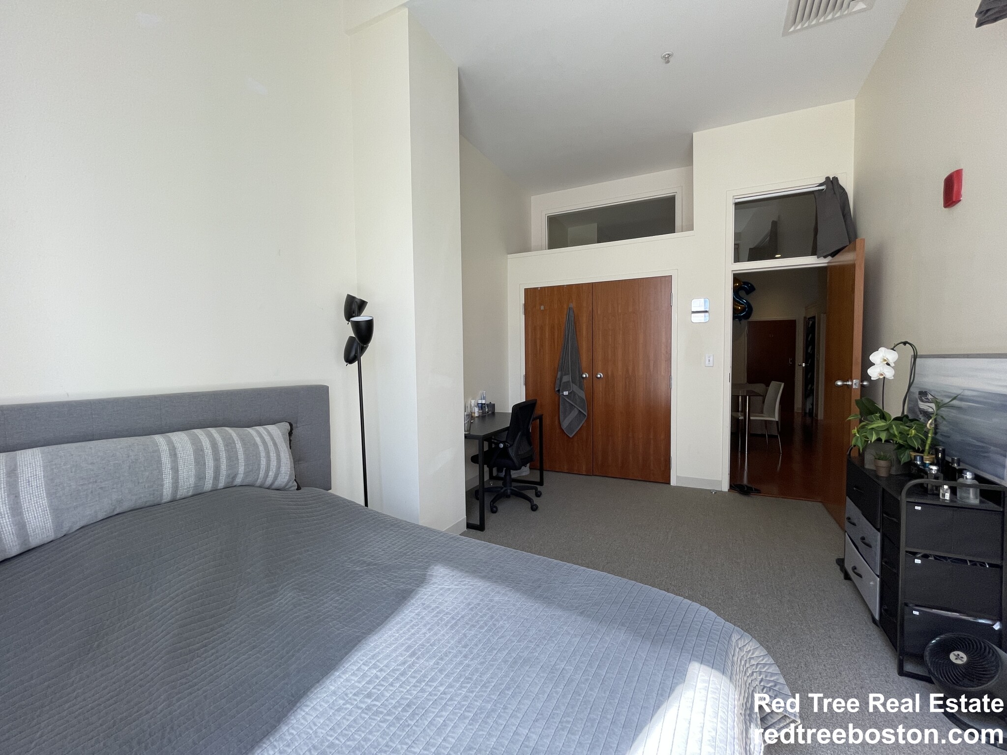 407 Washington St, Oak Square