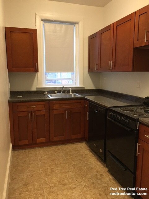 33 Lancaster Ter, Corey Hill