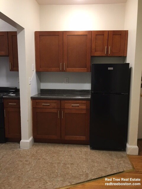 33 Lancaster Ter, Corey Hill