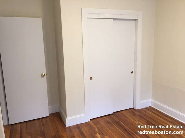 33 Lancaster Ter, Corey Hill