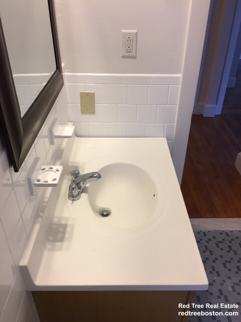 33 Lancaster Ter, Corey Hill