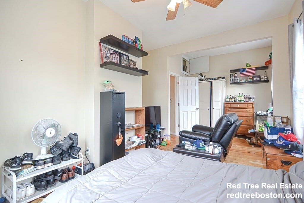 13 Knowlton St, South Boston