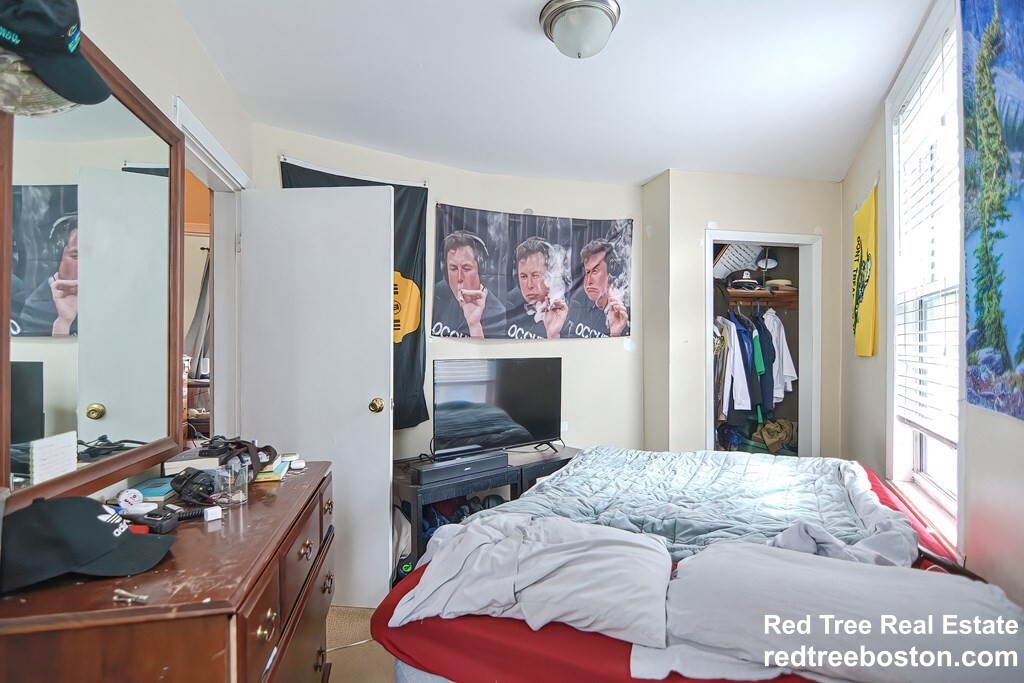 13 Knowlton St, South Boston