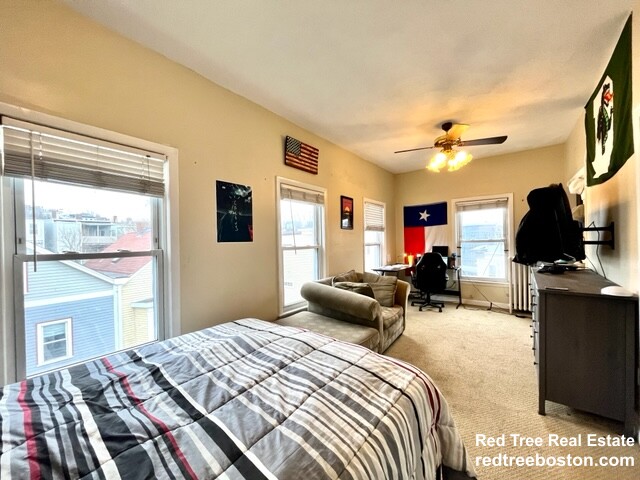 13 Knowlton St, South Boston