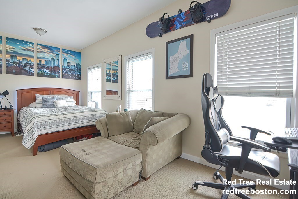 13 Knowlton St, South Boston