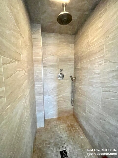 13 Knowlton St, South Boston