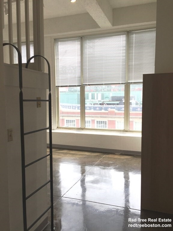 61 Brookline Ave, Fenway