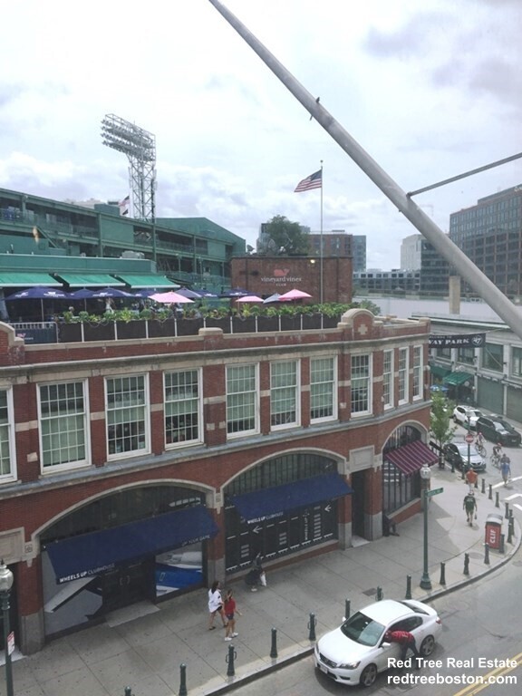 61 Brookline Ave, Fenway