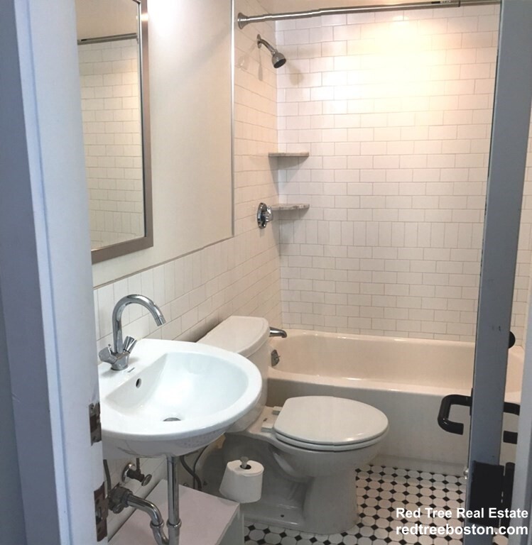 61 Brookline Ave, Fenway