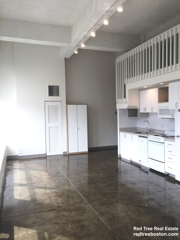 61 Brookline Ave, Fenway