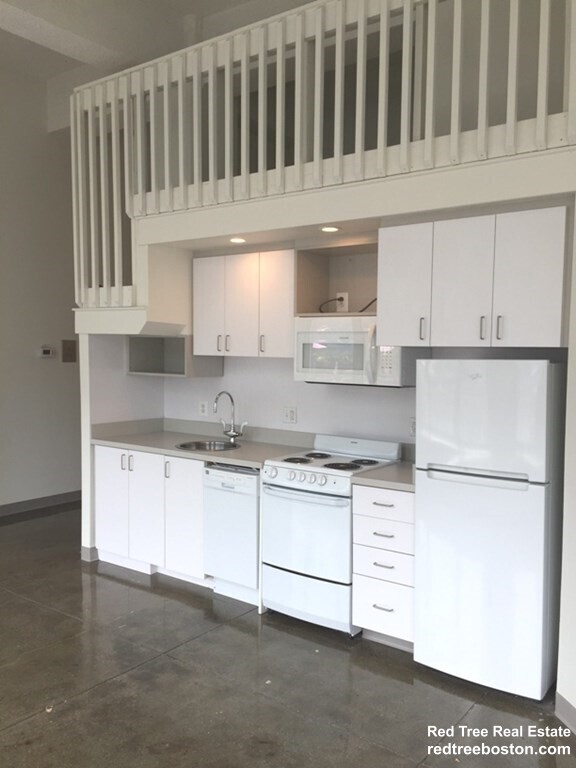 61 Brookline Ave, Fenway