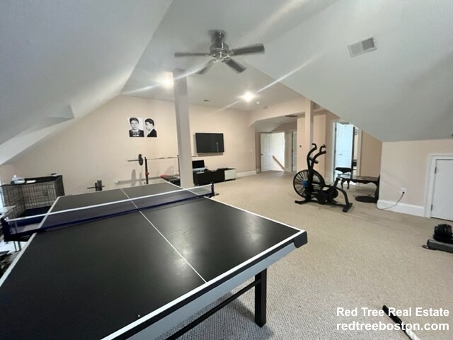 122 Columbia, Newton