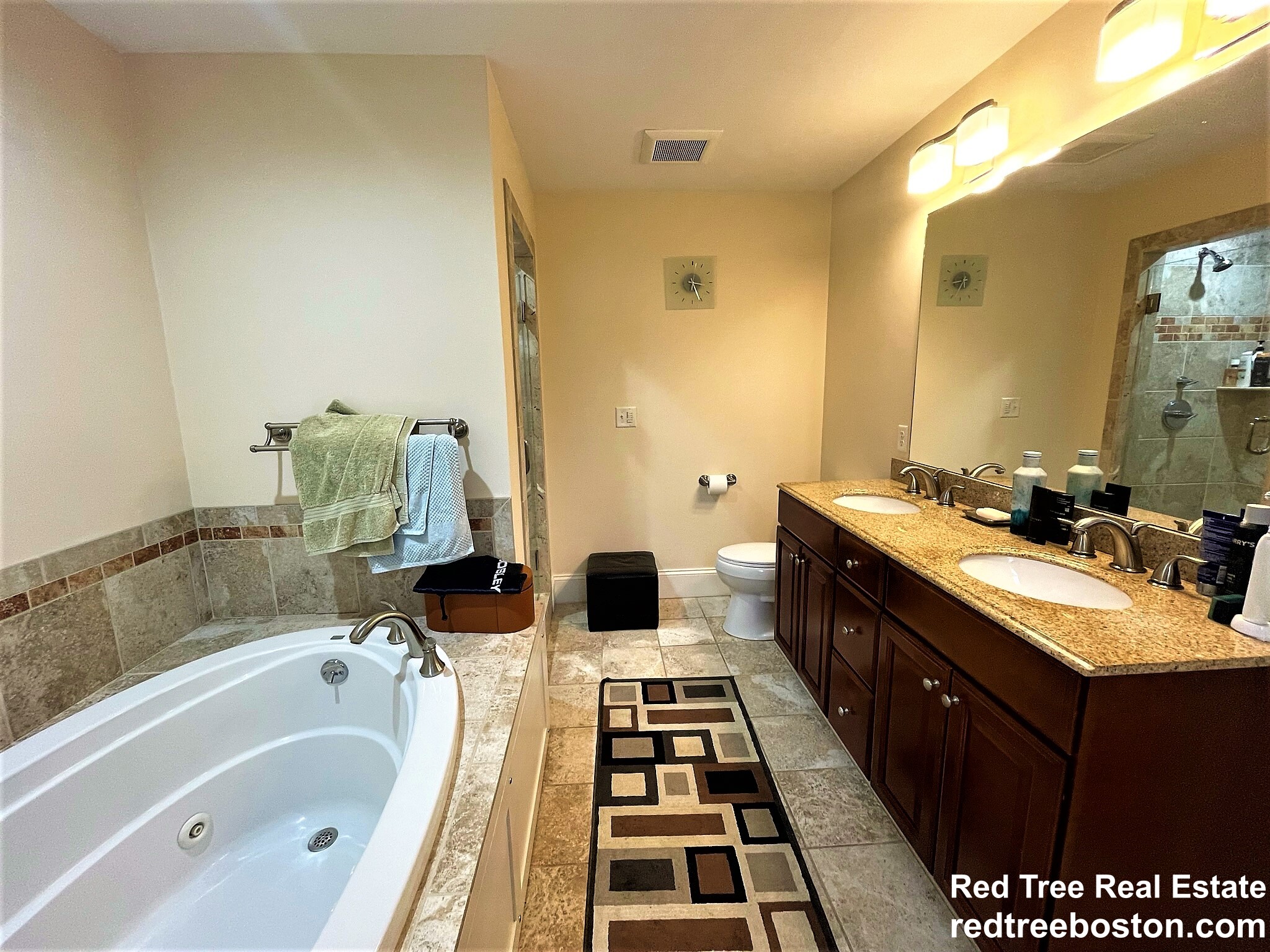 122 Columbia, Newton