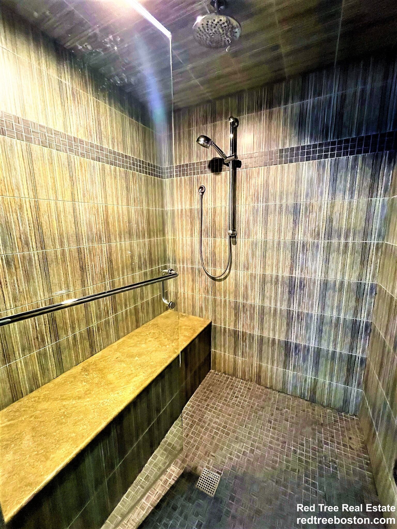 122 Columbia, Newton