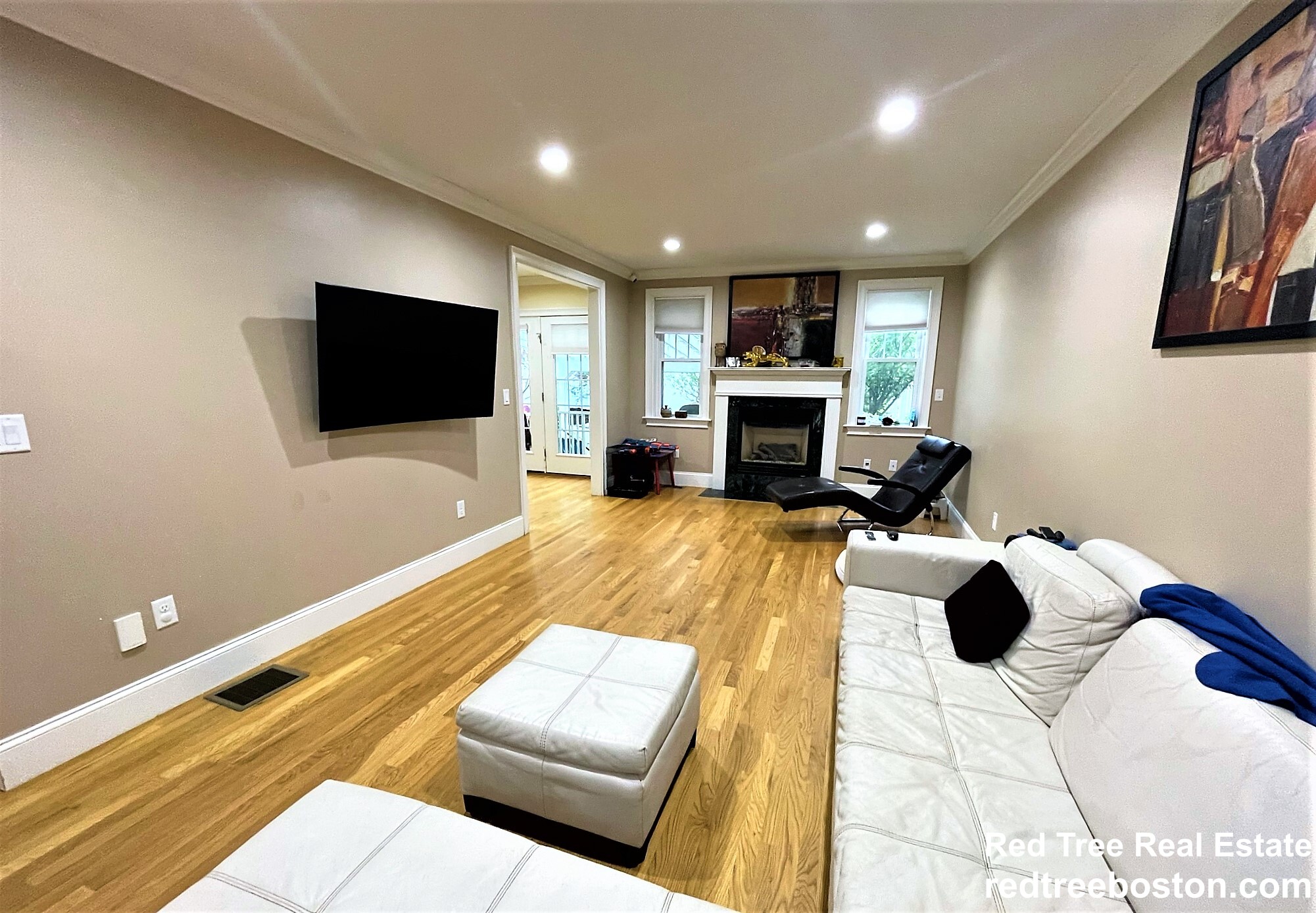 122 Columbia, Newton