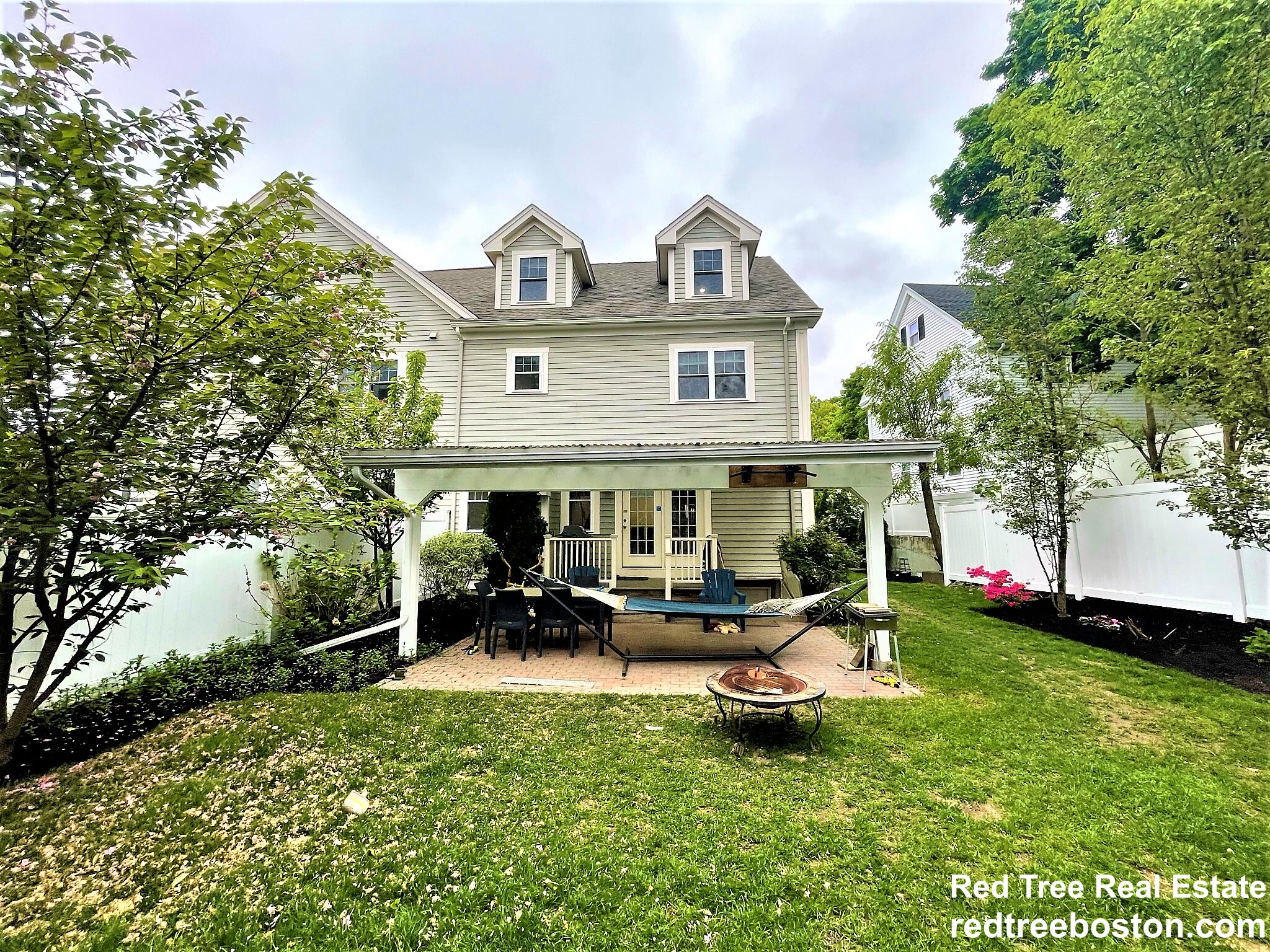 122 Columbia, Newton