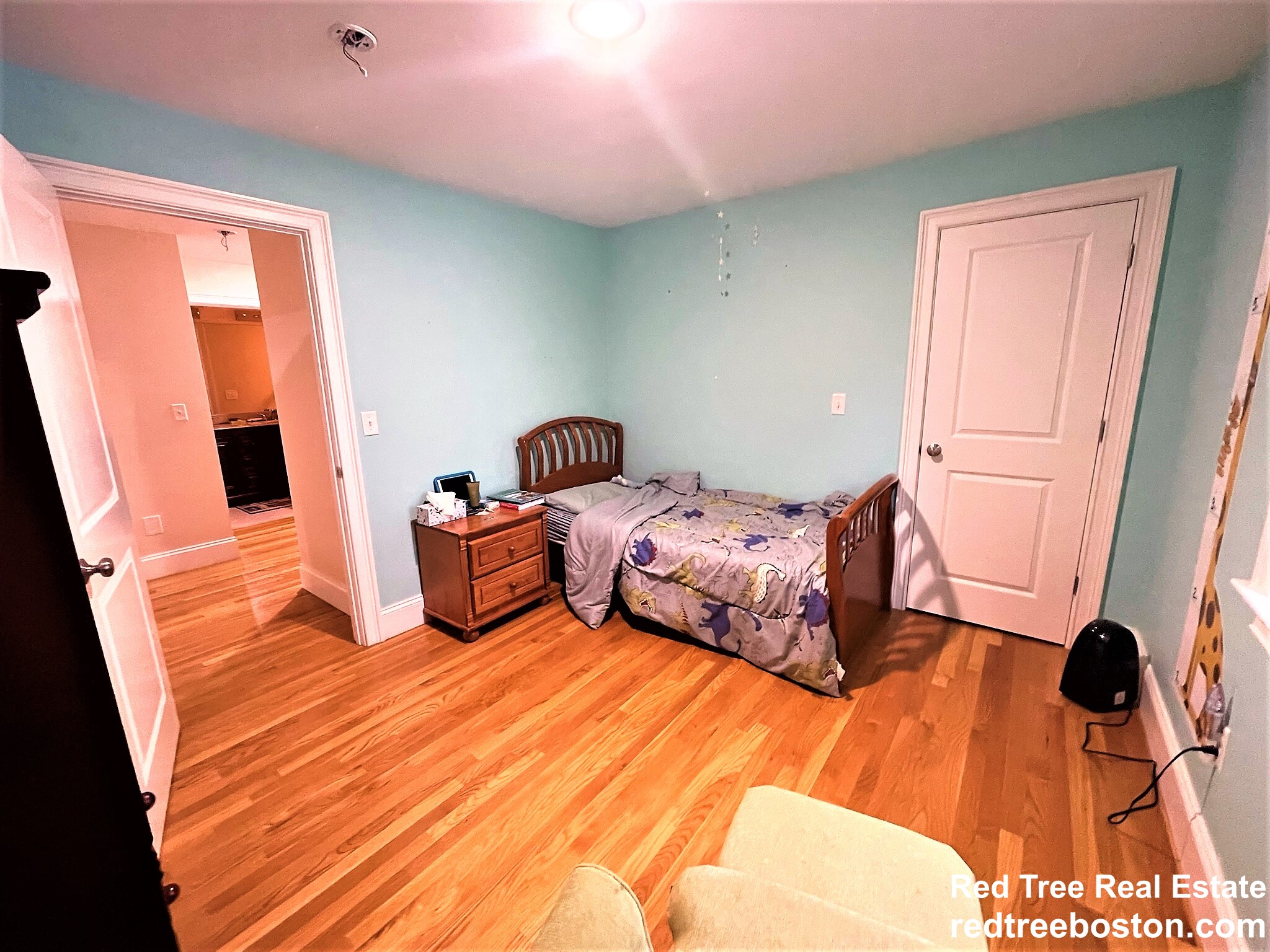 122 Columbia, Newton