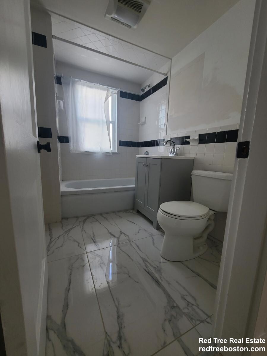 99 Kilsyth Rd, Brighton