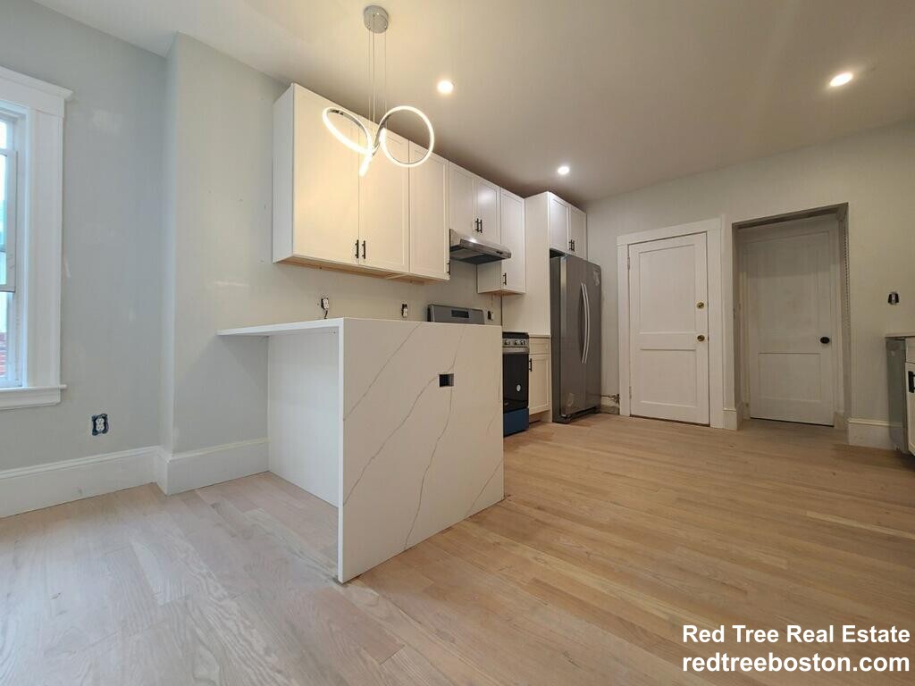 99 Kilsyth Rd, Brighton