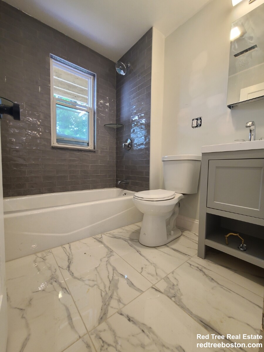 99 Kilsyth Rd, Brighton