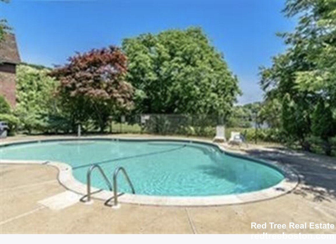 142 Kenrick St, Oak Square