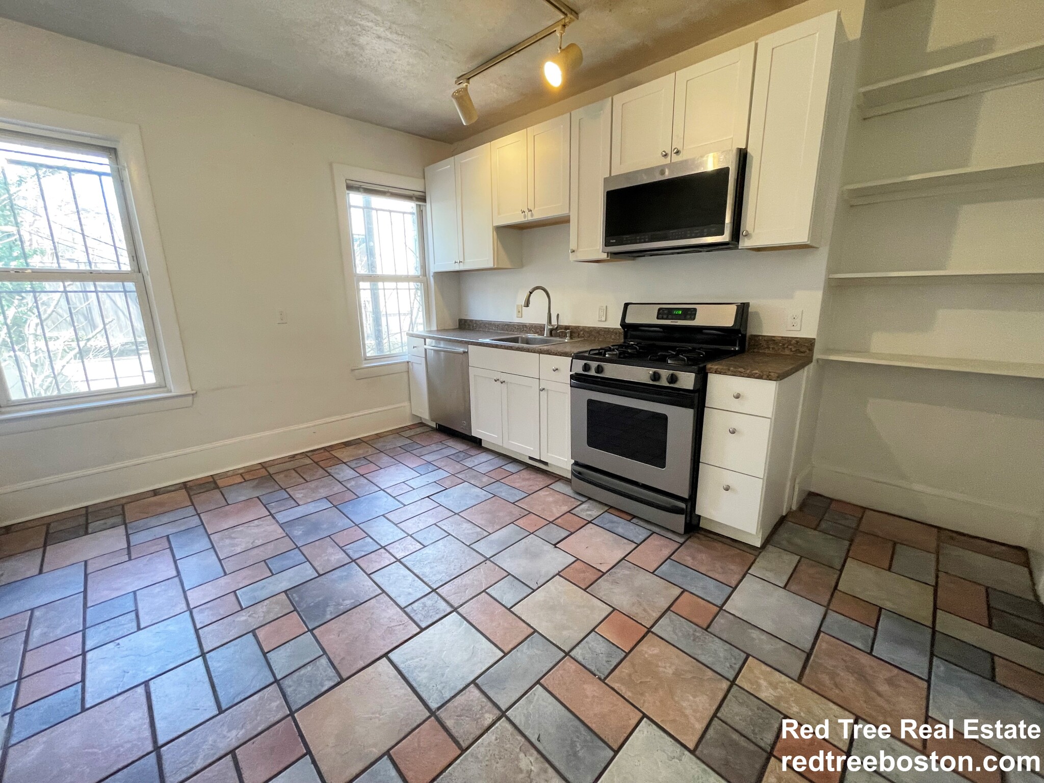 8 Sewall St, Mission Hill