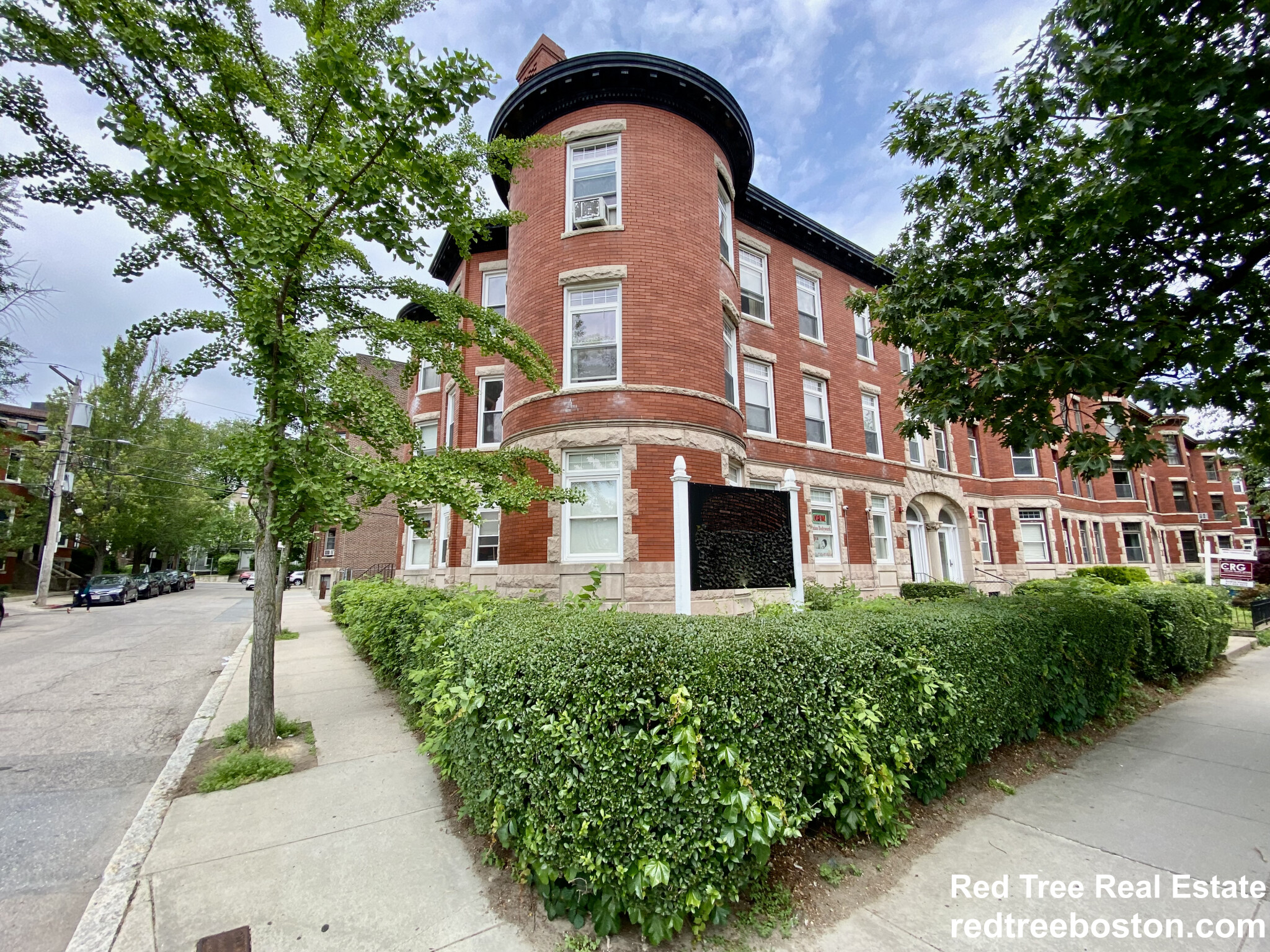1908 Beacon St, Chestnut Hill