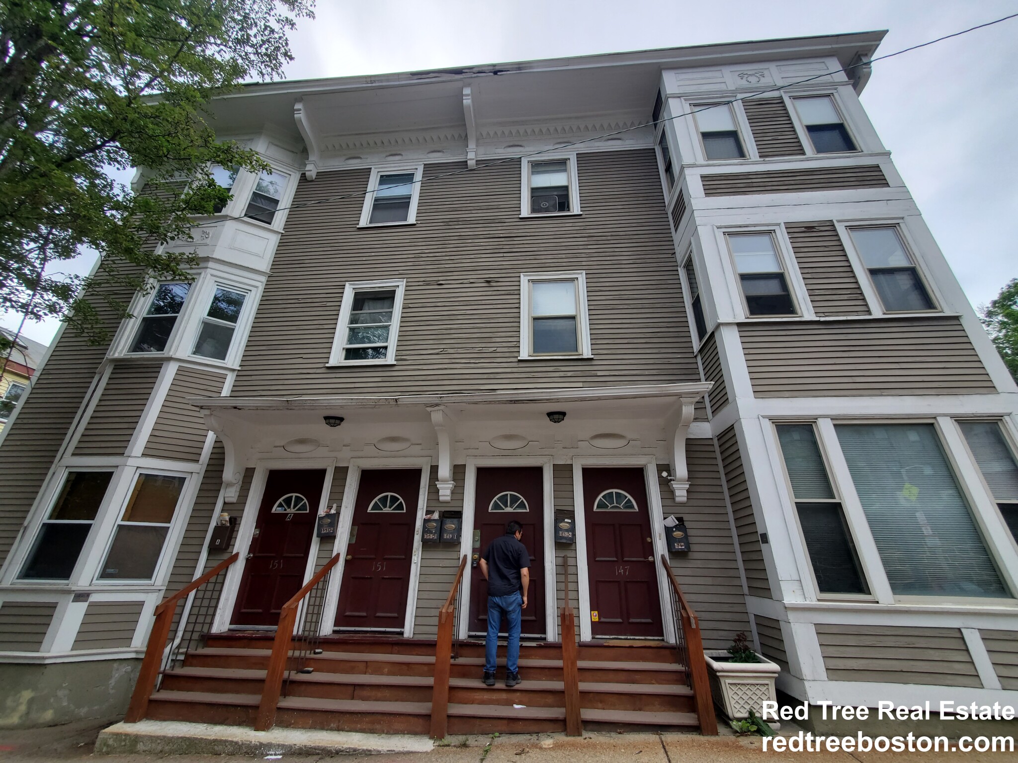 149 Centre St, Roxbury