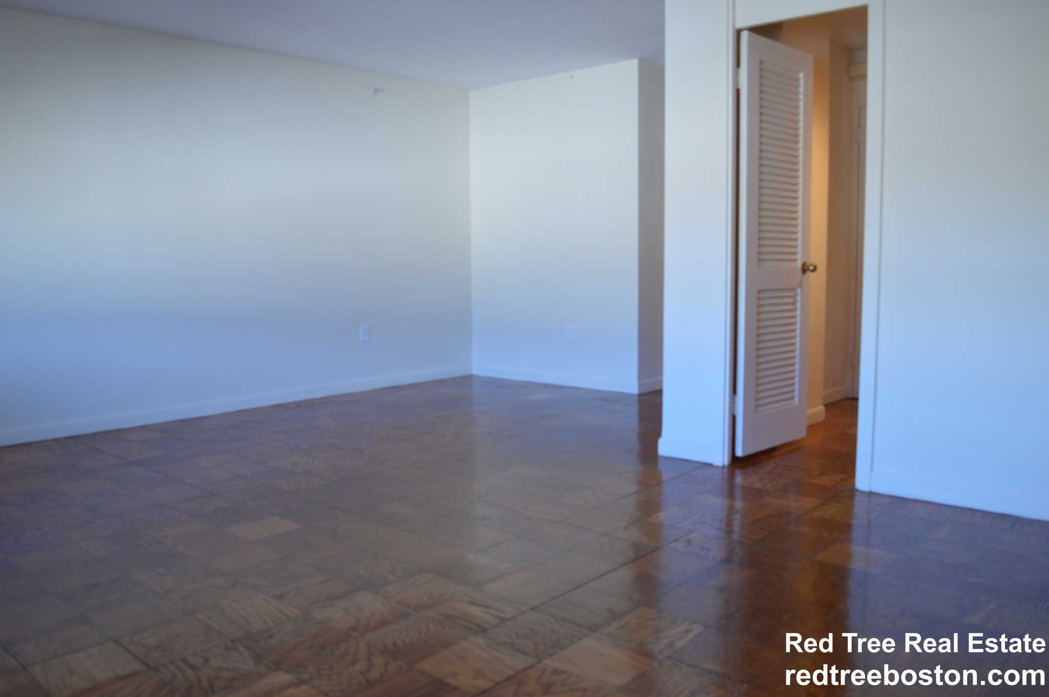 101 Monmouth St, Longwood