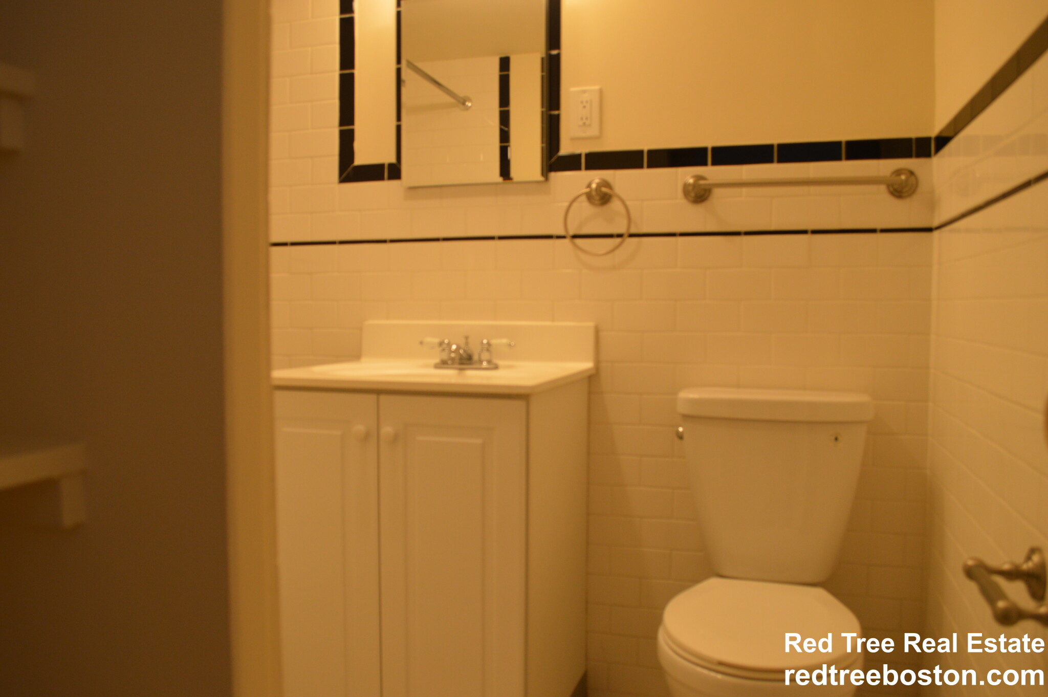 101 Monmouth St, Longwood