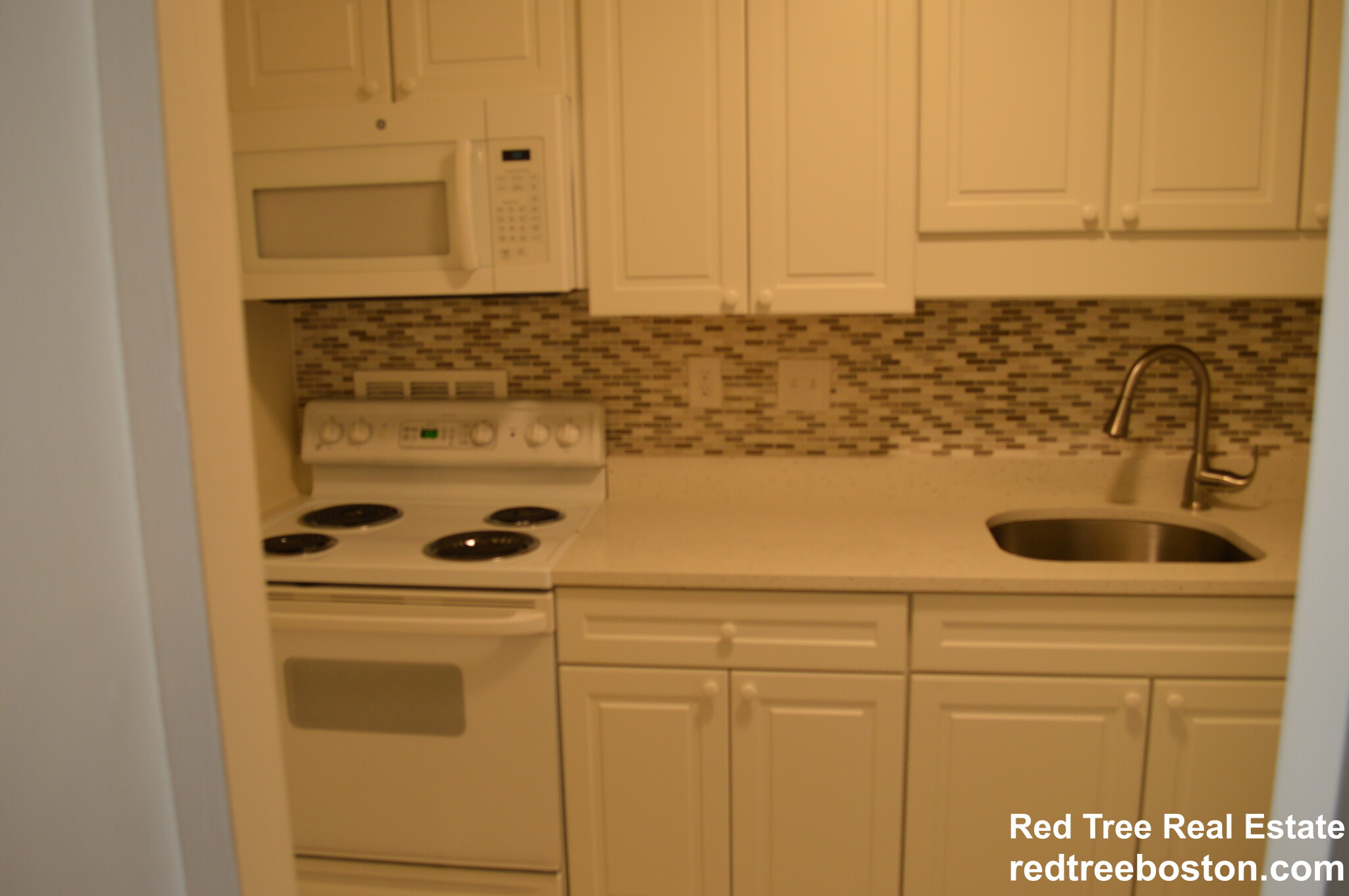 101 Monmouth St, Longwood