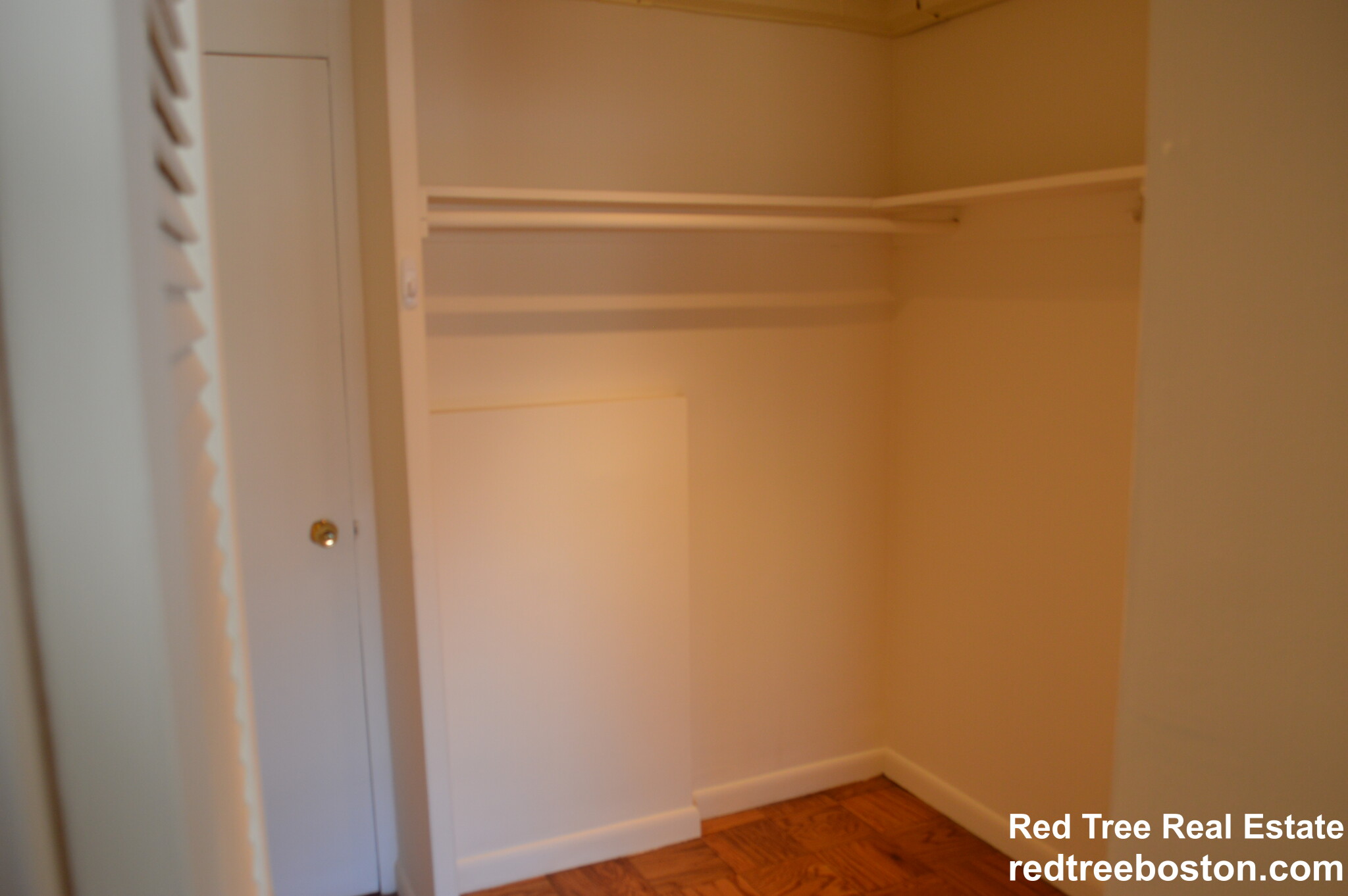 101 Monmouth St, Longwood