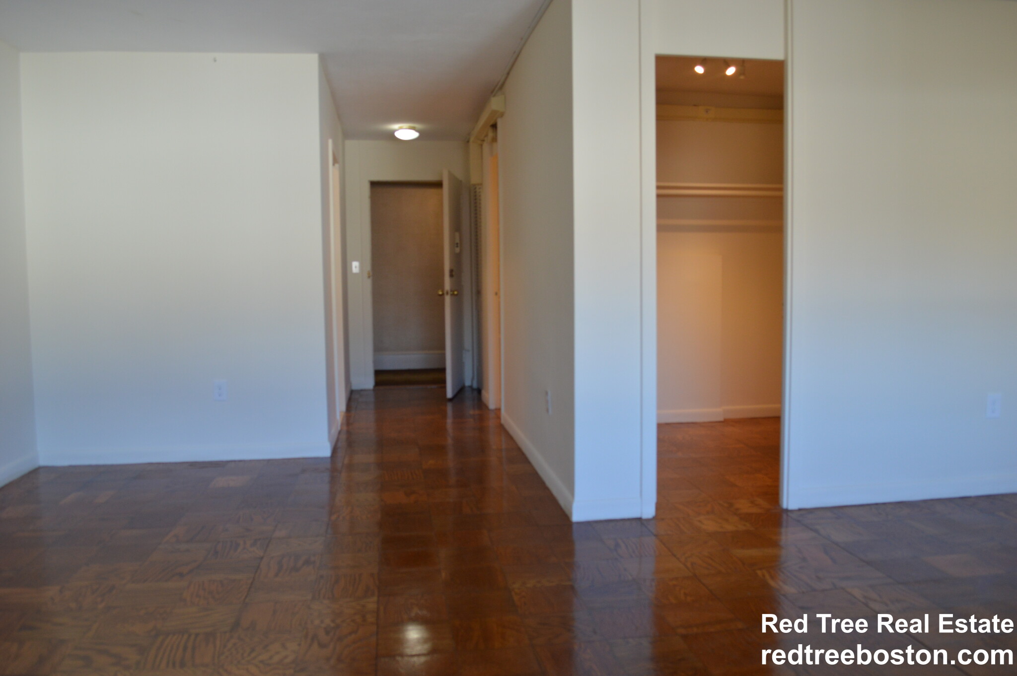 101 Monmouth St, Longwood