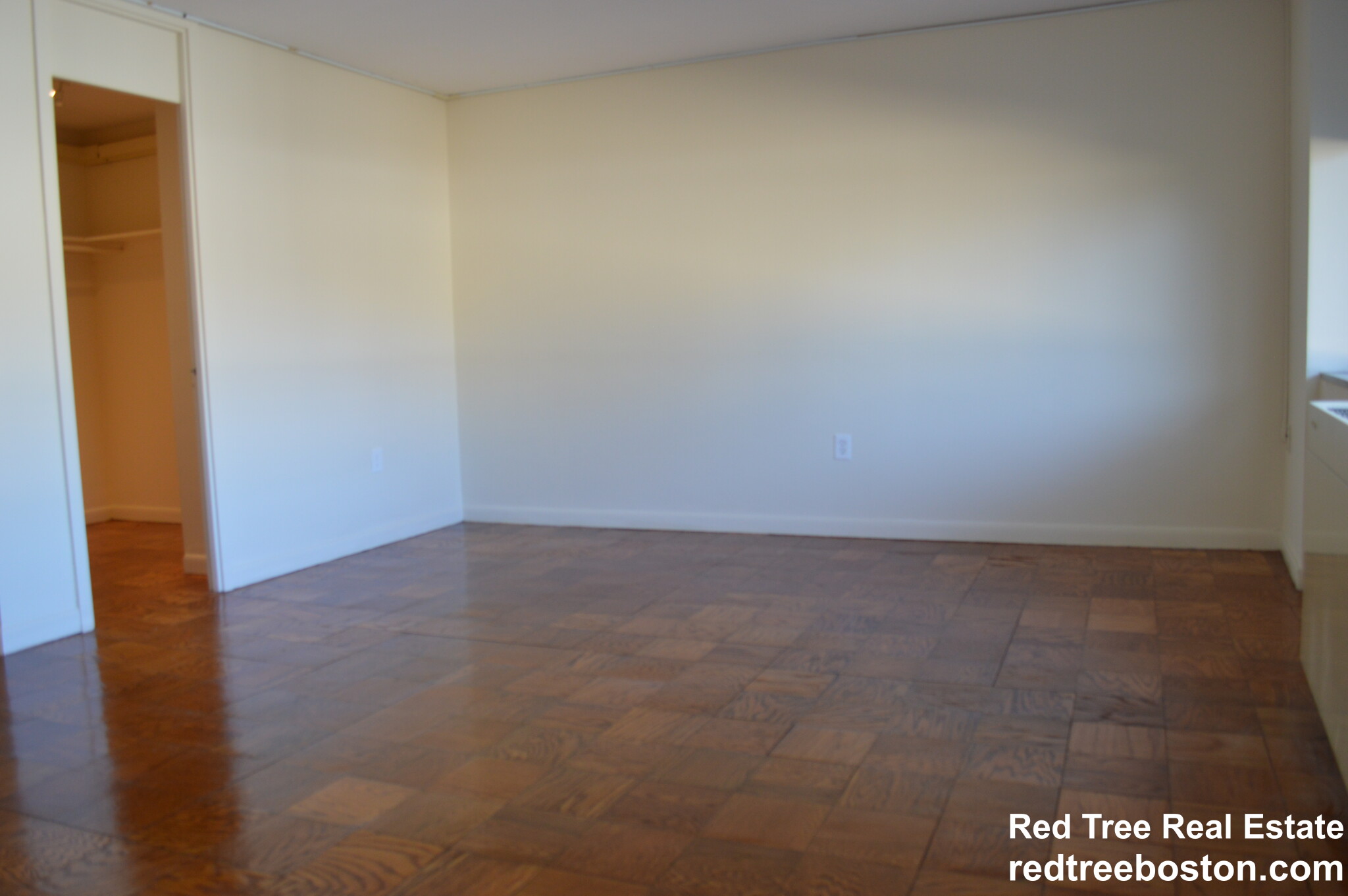 101 Monmouth St, Longwood