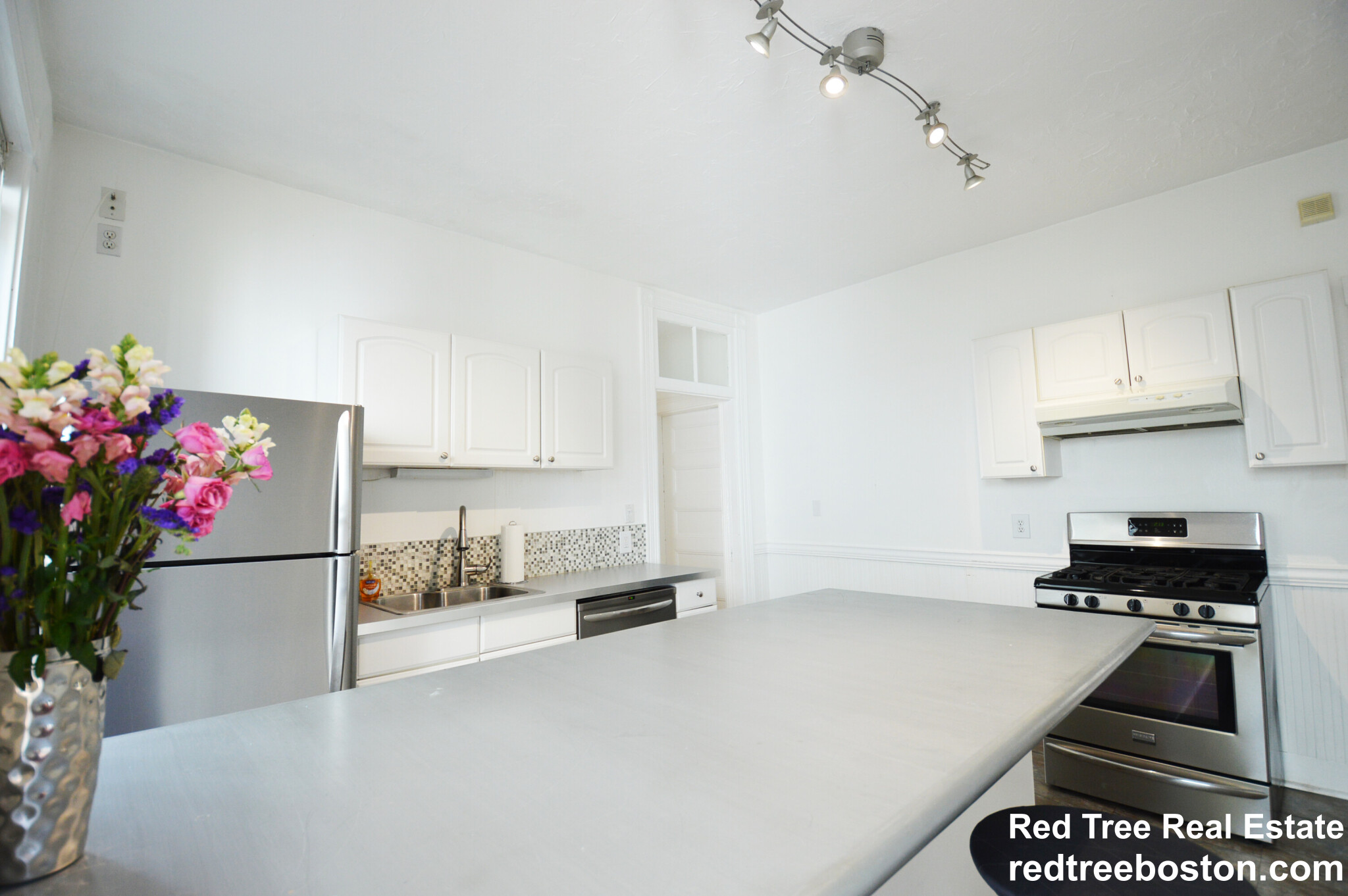 20 Dalrymple St, Jamaica Plain