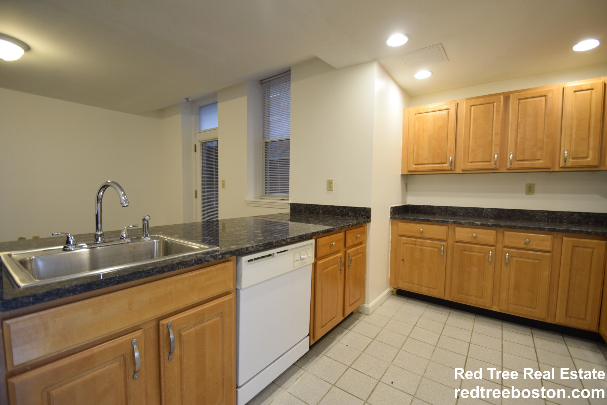 24 Queensberry St, Fenway