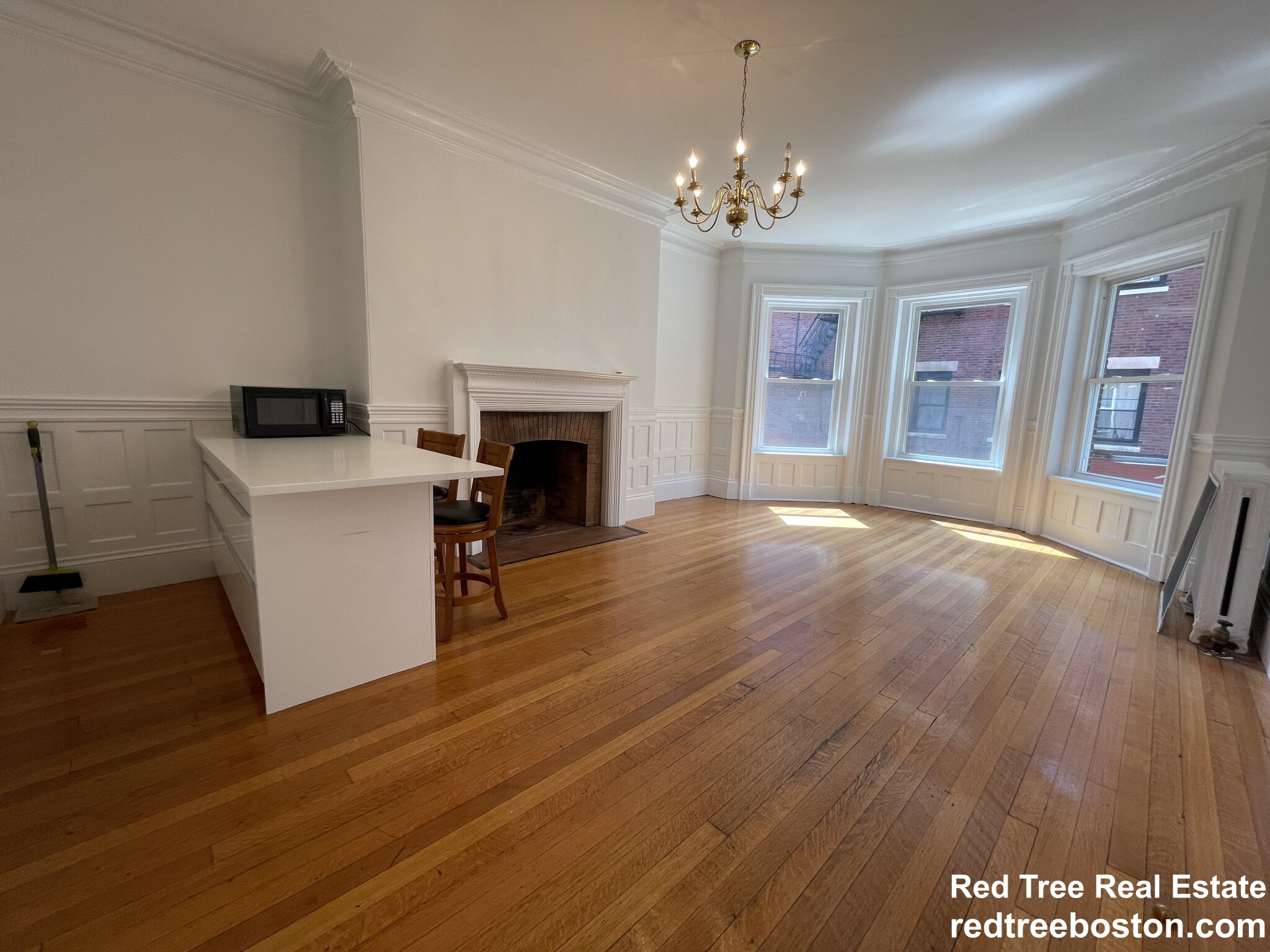 869 Beacon St, Fenway