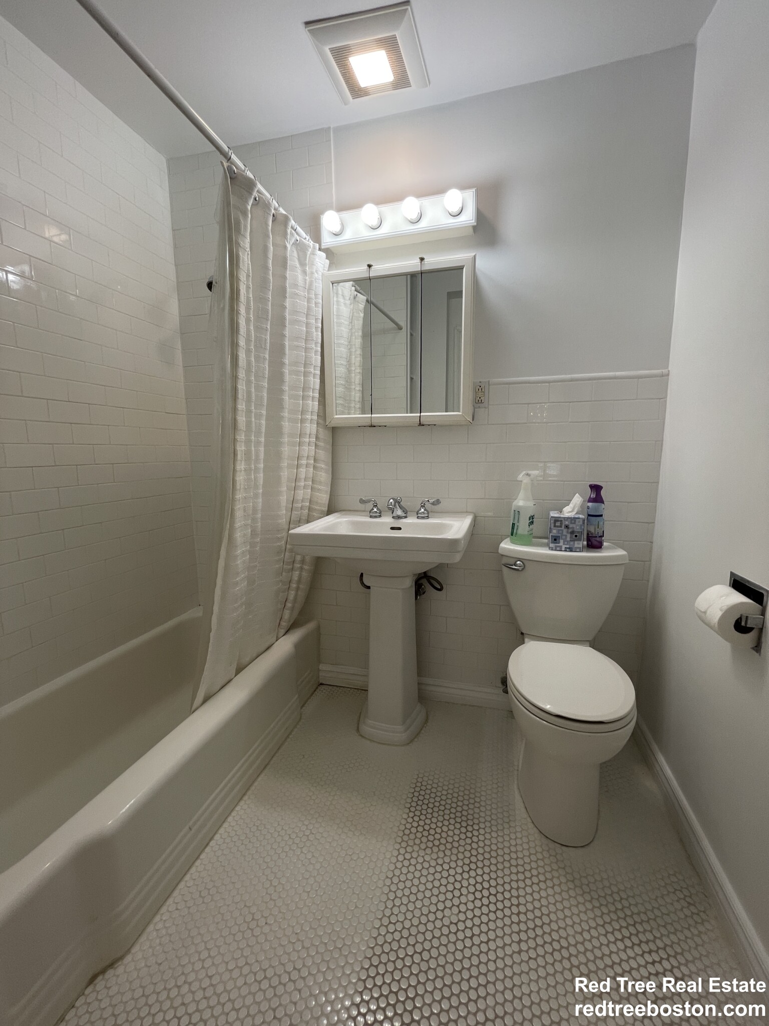 869 Beacon St, Fenway