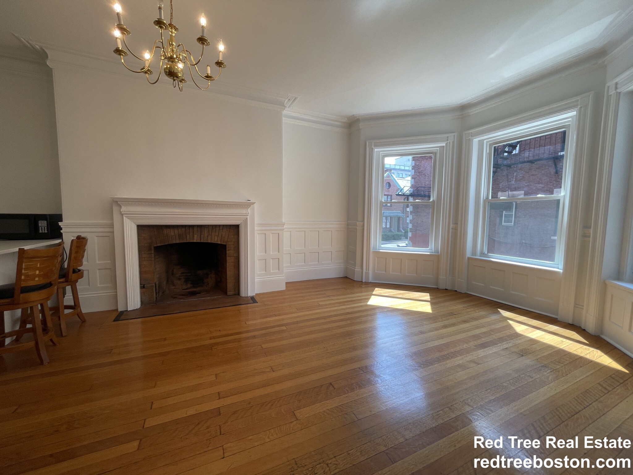 869 Beacon St, Fenway