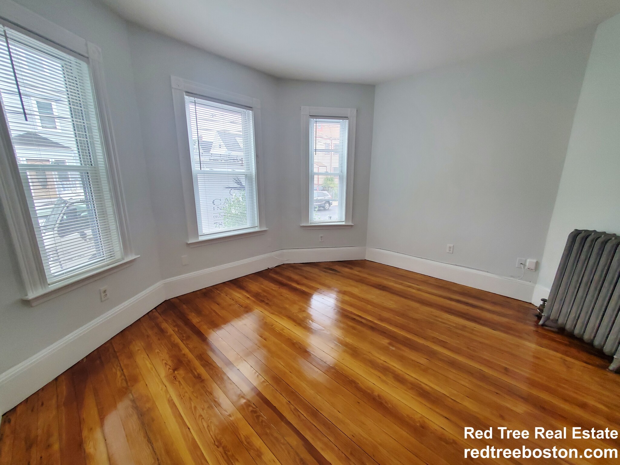 35 Harbor View St, Dorchester