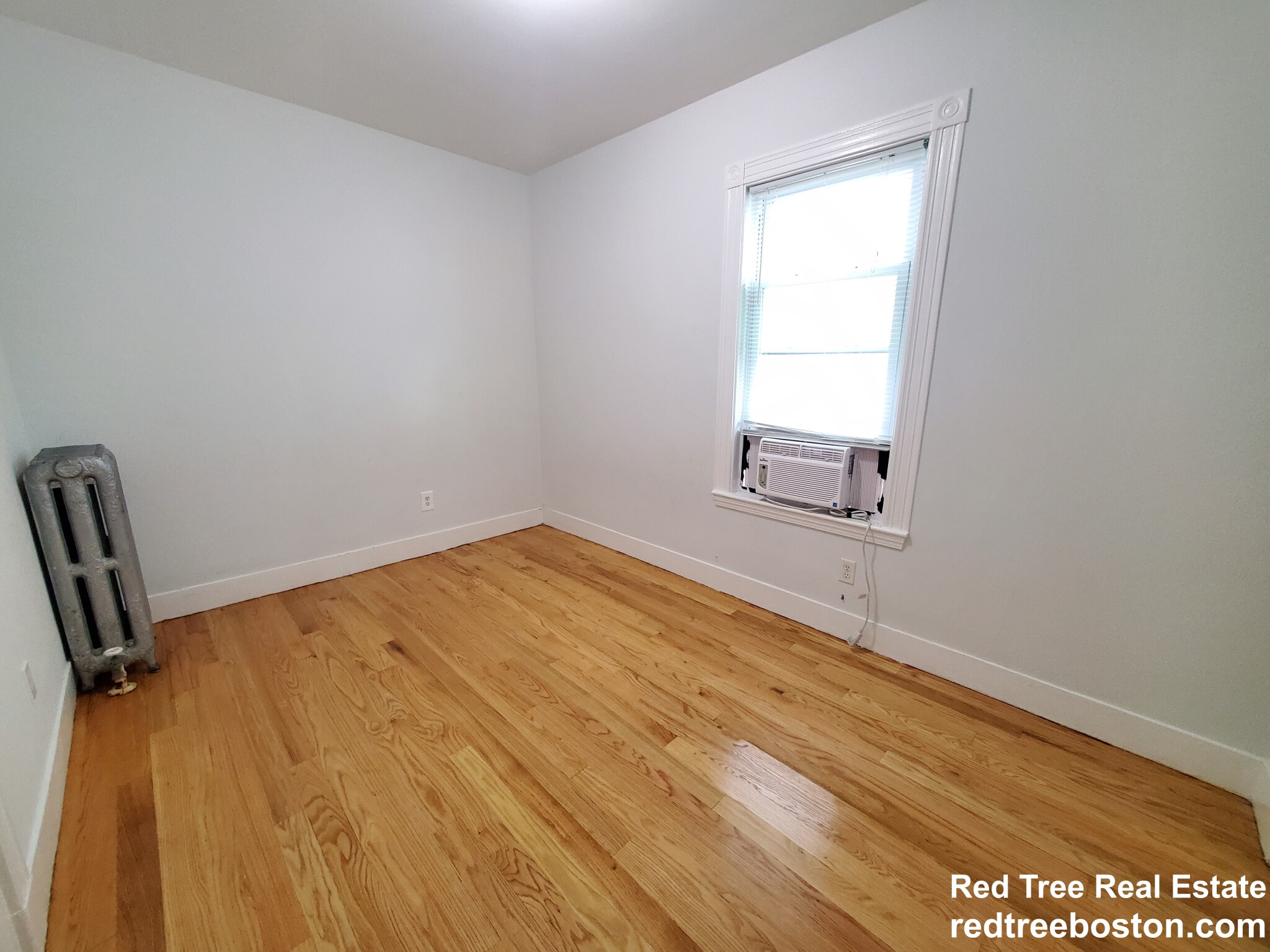 35 Harbor View St, Dorchester