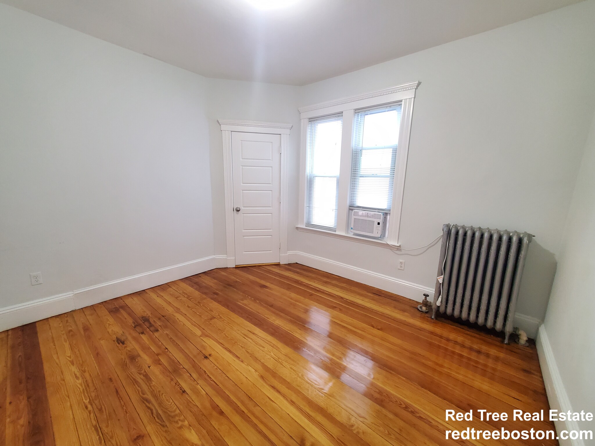 35 Harbor View St, Dorchester